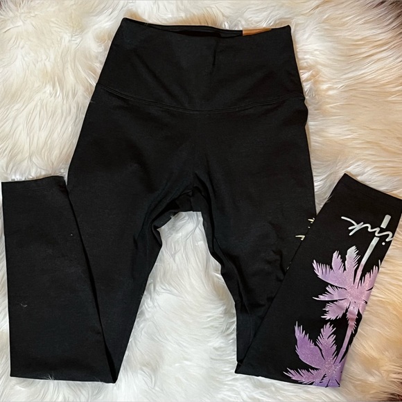 PINK Victoria’s Secret Palm Print High-Waisted Full Length Leggings - Picture 7 of 10